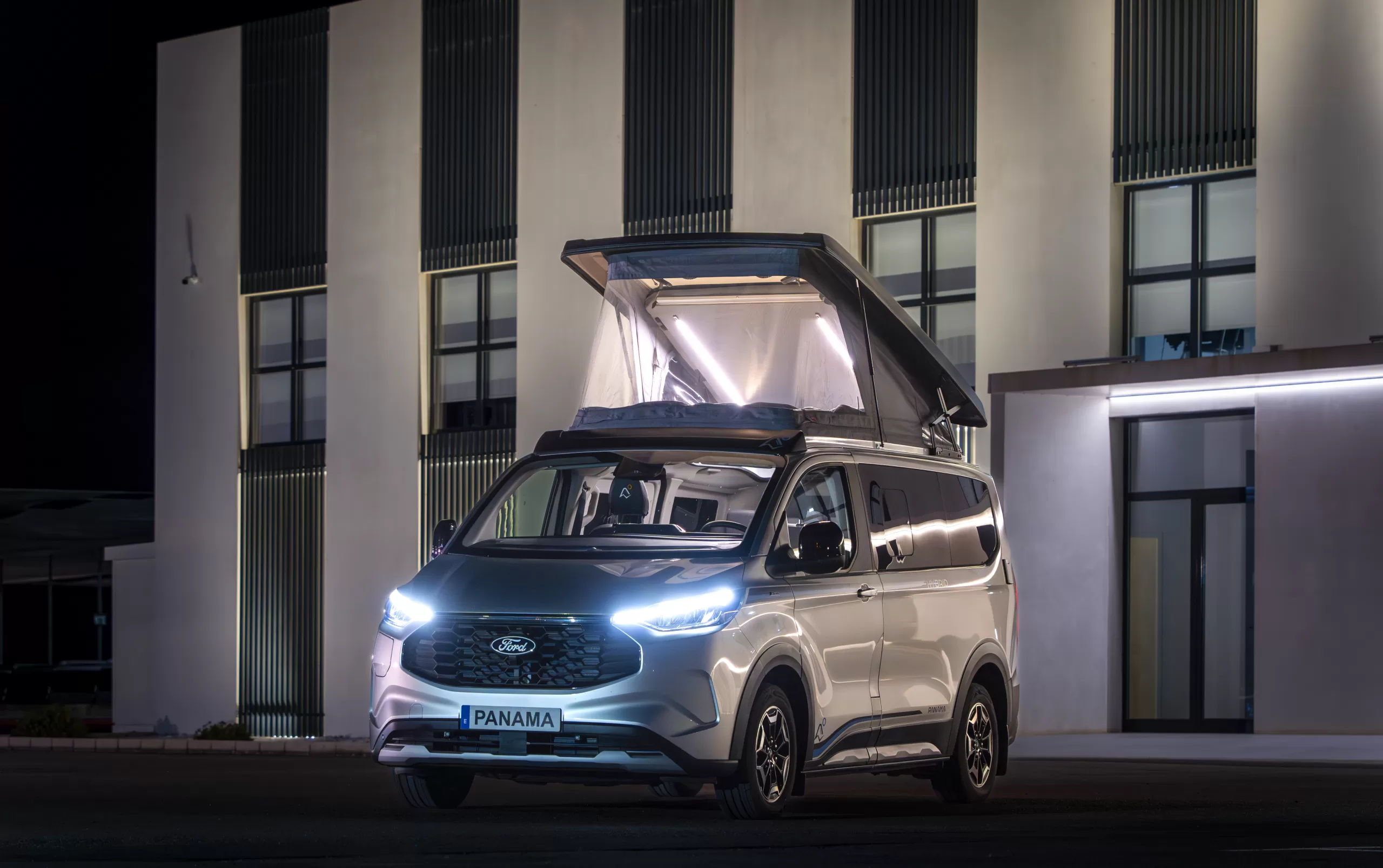 P10H exterior noapte